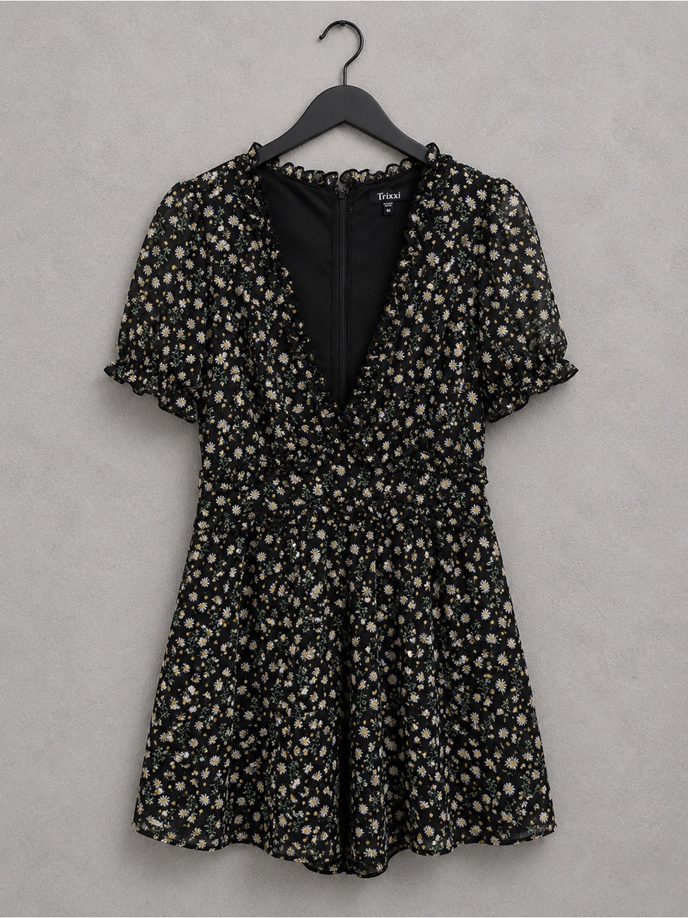 Trixxi Black Daisy Floral Romper Cottagecore Puff Sleeve Ruffle Romper Size M